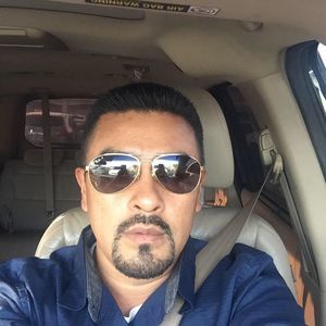 Meet your Posher, Moises